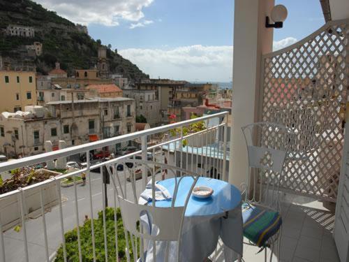 Maison Raphael Minori Bagian luar foto